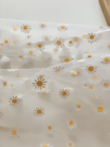 Khăn bàn voan hoa cúc