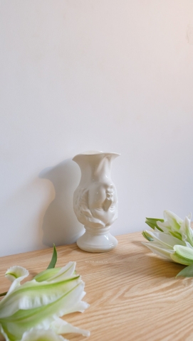 Bình hoa - nữ thần mặt trăng selene