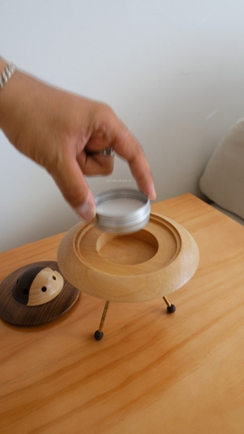 Đĩa bay gỗ khuếch tán tinh dầu - có kèm tinh dầu