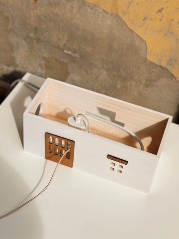 Nhà gỗ để giấu ổ cắm 01