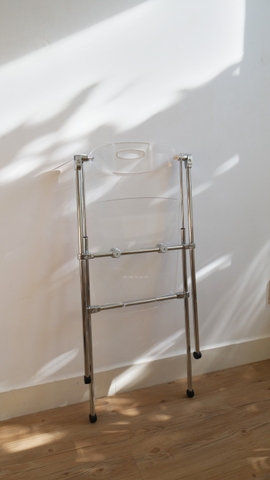 Ghế gập trong suốt 02