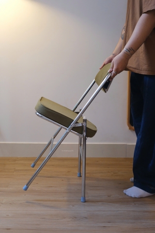 Ghế gập tựa đệm màu