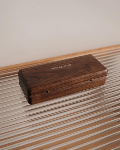 hộp đựng kính - gỗ óc chó