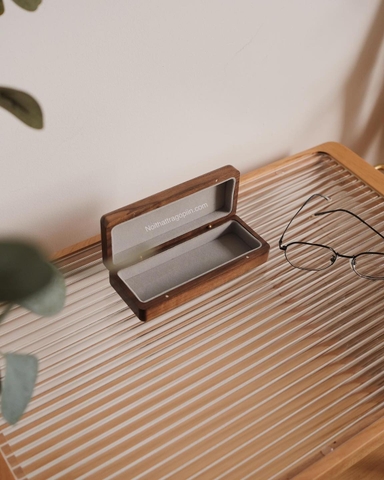 hộp đựng kính - gỗ óc chó