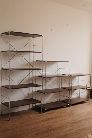 Kệ đứng màu óc chó khung inox