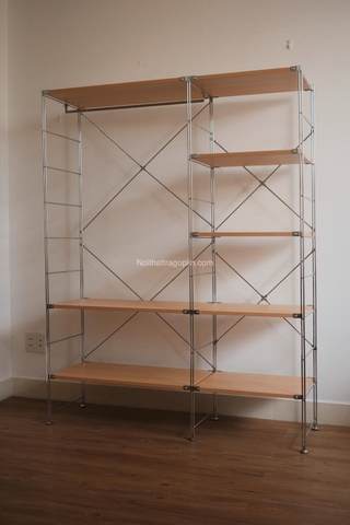 Kệ đứng màu sồi khung inox