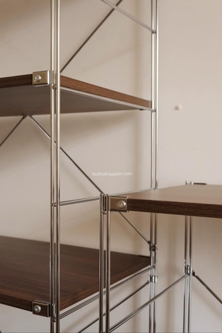 Kệ đứng màu óc chó khung inox