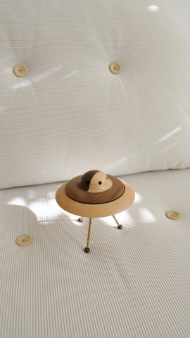 Đĩa bay gỗ khuếch tán tinh dầu - có kèm tinh dầu