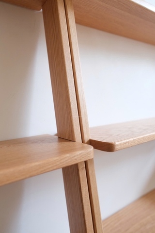 Kệ đứng 06 - gỗ sồi nguyên khối