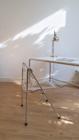 Ghế gập trong suốt 02