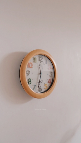 đồng hồ viền gỗ số nhiều màu 15