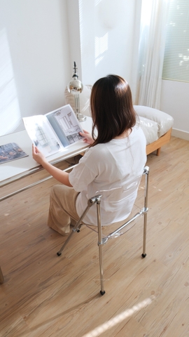 Ghế gập trong suốt 02