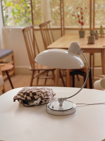 Đèn bàn phong cách Bauhaus