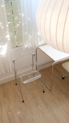 Ghế gập trong suốt 02