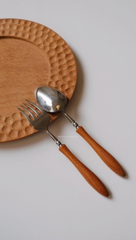 Muỗng/ thìa tay cầm gỗ - Nâu đậm - Muỗng tròn lớn dài 18.5cm