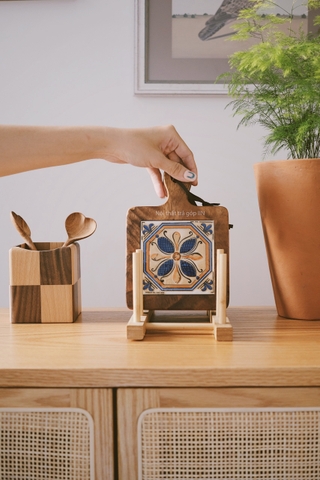 Lót ly/nồi gạch viền gỗ tay cầm