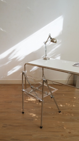 Ghế gập trong suốt 02