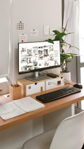 Nhà gỗ để bàn nâng máy tính và hộc lưu trữ