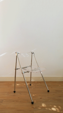 Ghế gập trong suốt 02