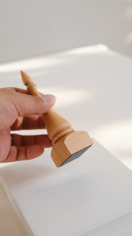 Giá đỡ gỗ treo nhẫn