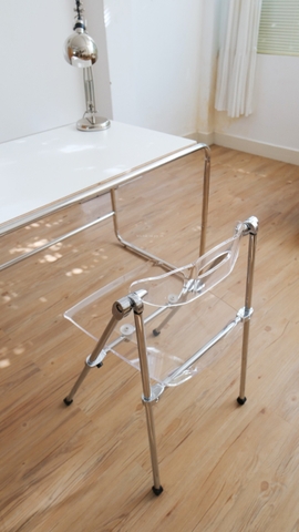 Ghế gập trong suốt 02