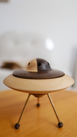 Đĩa bay gỗ khuếch tán tinh dầu - có kèm tinh dầu