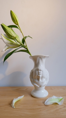 Bình hoa - nữ thần mặt trăng selene