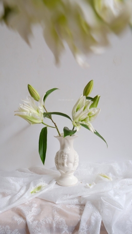 Bình hoa - nữ thần mặt trăng selene