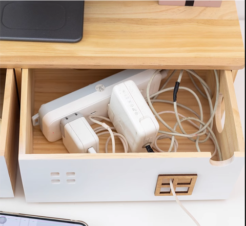 Nhà gỗ để bàn nâng máy tính và hộc lưu trữ