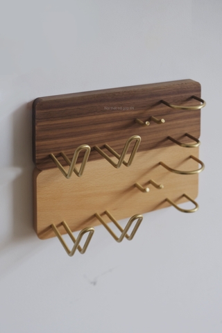 Kệ để máy sấy tóc thường, dạo cạo râu,bàn chải ...