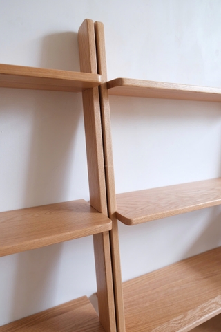 Kệ đứng 06 - gỗ sồi nguyên khối