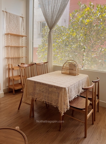 Khăn bàn ren tua rua