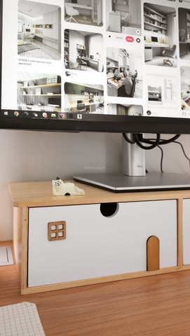 Nhà gỗ để bàn nâng máy tính và hộc lưu trữ