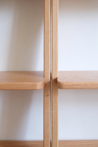 Kệ đứng 06 - gỗ sồi nguyên khối