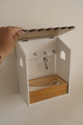 Hộp gỗ có móc treo