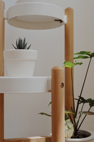 Đôn kê chậu cây 3 tầng - chân màu óc chó cao 90cm