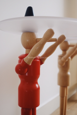 Bàn cà phê người gỗ pinocchio - màu đỏ