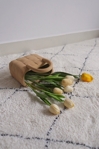 Bình gốm hình túi