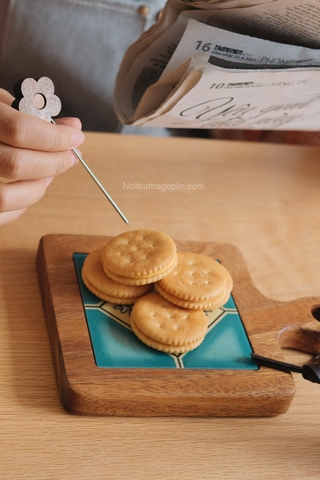 Lót ly/nồi gạch viền gỗ tay cầm