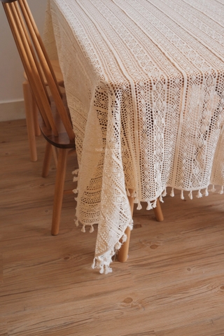 Khăn bàn ren tua rua 02