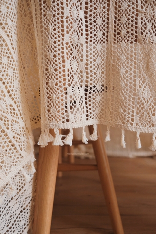 Khăn bàn ren tua rua 02