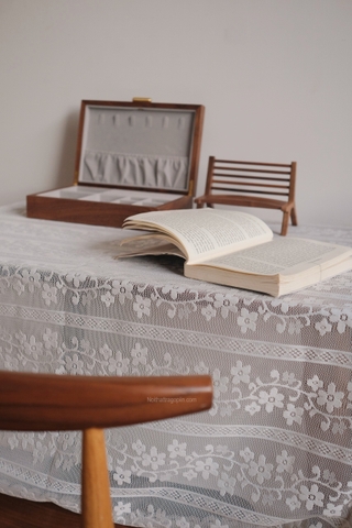 Khăn bàn ren trắng vuông 02