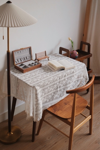 Khăn bàn ren trắng vuông 02