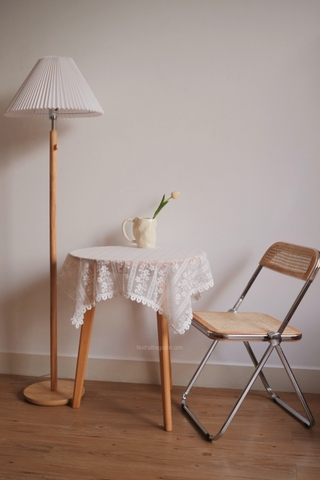 Khăn bàn ren trắng vuông 02