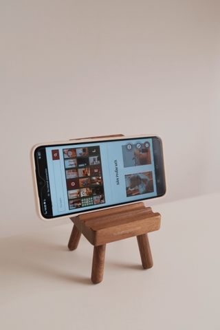 Giá đỡ điện thoại 03 - hình ghế