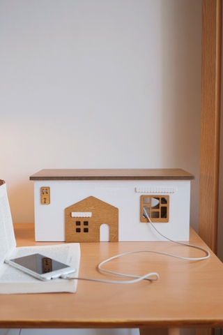 Nhà gỗ để giấu ổ cắm 01