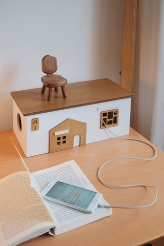 Nhà gỗ để giấu ổ cắm 01