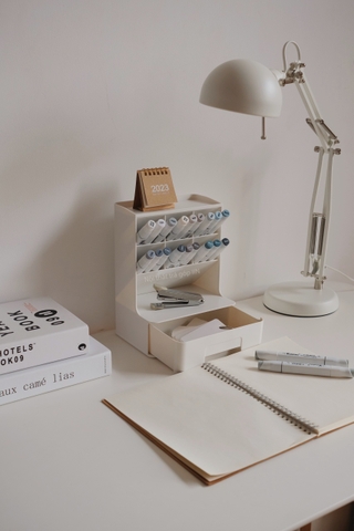 Kệ cắm bút nghiêng