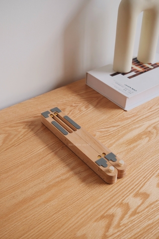 Giá đỡ máy tính 02 có thể gấp gọn