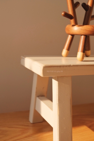 Giá đỡ hình băng ghế gỗ